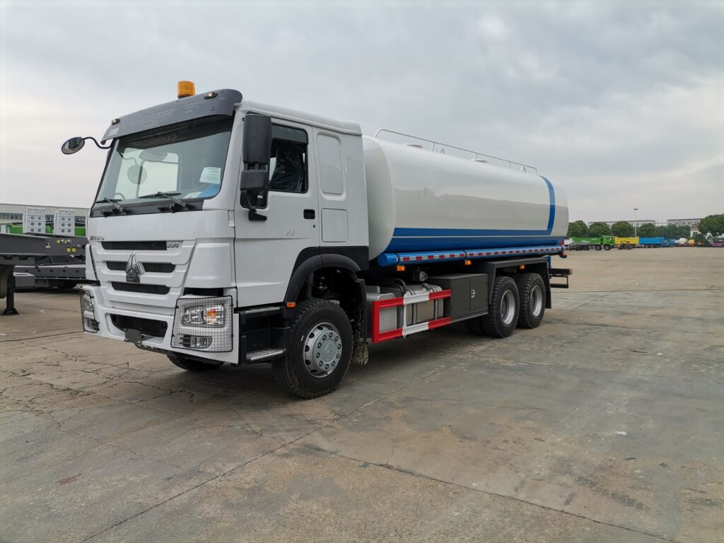 664ce095b4f667b14f513323_sinotruck-fluidtruck